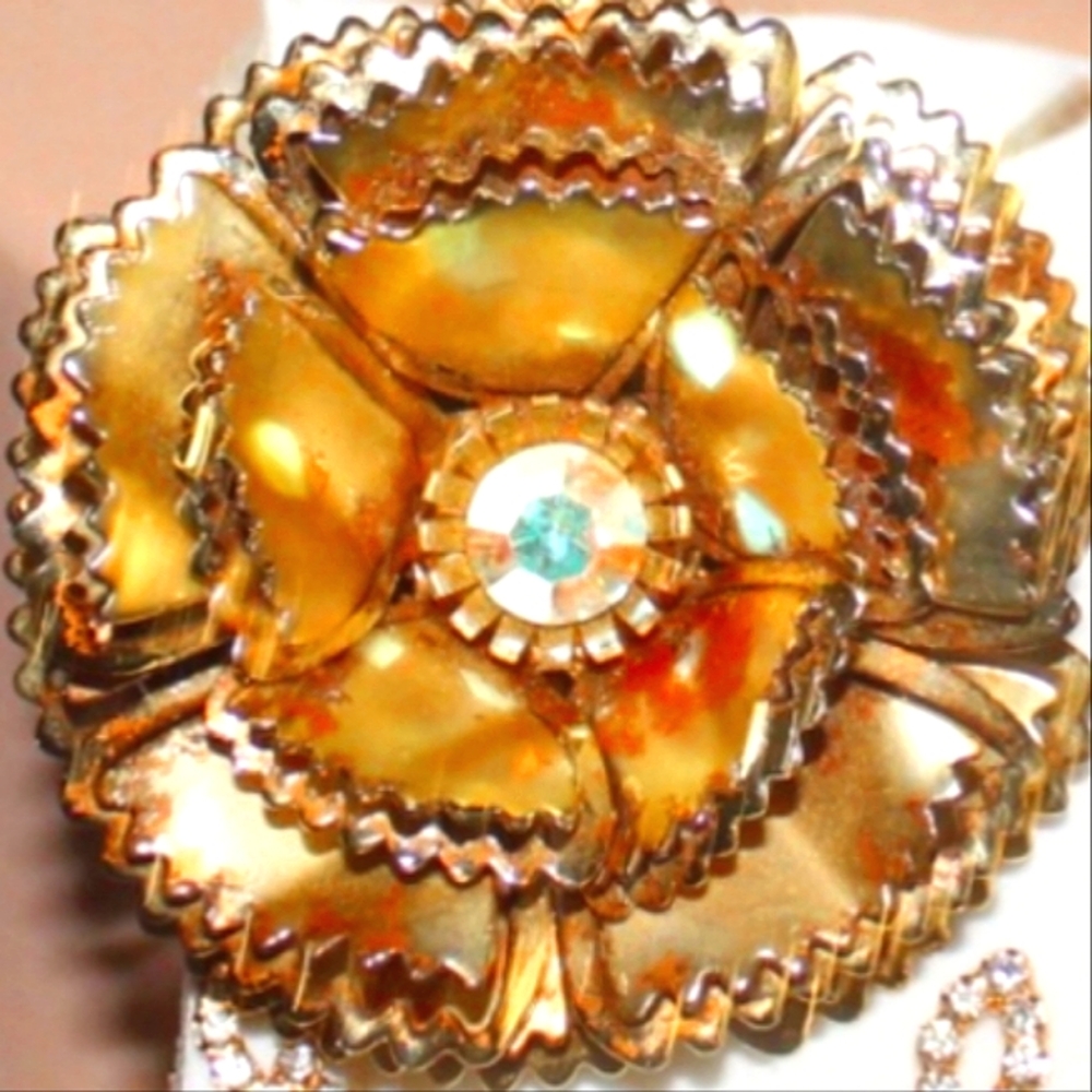 Gold Vintage Broach